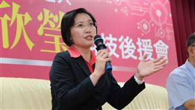 擺脫藍綠惡鬥　徐欣瑩：從竹縣開始改變（1）參選新竹縣長的民國黨主席徐欣瑩，被視為新竹縣的強勁第三勢力，她說，希望能讓新竹縣擺脫藍綠惡鬥，走出不一樣的路。中央社記者魯鋼駿攝　107年7月24日
