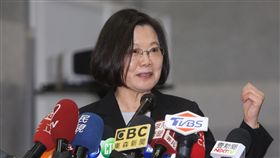 蔡總統：非核家園目標不變「2018台灣醫療科技展」29日在南港展覽館舉行，總統蔡英文參觀展場後表示，非核家園的目標不變，不過核電廠繼續做下去，地方政府對核廢料貯存和處理的態度很關鍵，這整個問題還需要行政部門進一步評估、和地方政府溝通。中央社記者鄭傑文攝　107年11月29日