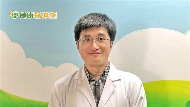 小朋友常常發出怪聲、做鬼臉？小心了