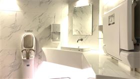 國道VIP婦幼親善廁間高速公路局在國道5號蘇澳服務區打造兩間VIP婦幼親善廁間，30日起開放使用，空間寬大舒適。（高公局提供）中央社記者汪淑芬傳真  107年11月30日