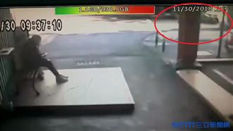 騎士與大貨車擦撞遭輾斃　畫面曝光