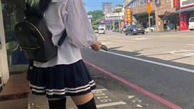 爆廢公社,背影,搭訕,正妹,學生妹（圖／翻攝自臉書爆廢公社）