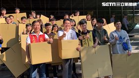 台北市議員，候選人，敗選，落選，張鈞凱，伍大辰，楊時睿，北院，紙箱，丁守中。潘千詩攝影