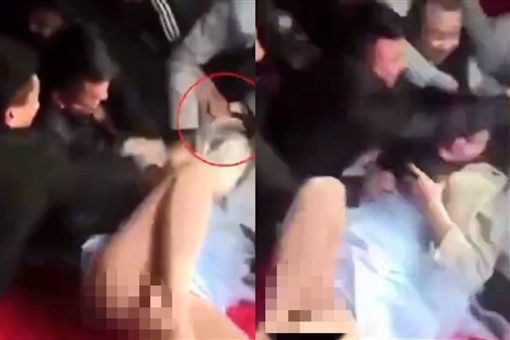 豬哥狂抓奶扯衣 伴娘三角洲走光全都露!新娘踹gg反擊圖翻攝自微博