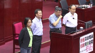 吳下台換白綠合作？　柯P：敵人要少