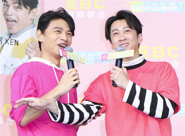 「公主我來了」首播記者會主持人阿KEN、陳漢典。（記者林士傑/攝影）