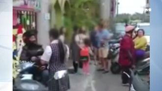 質疑停車標準　家長幼稚園門口爆口角