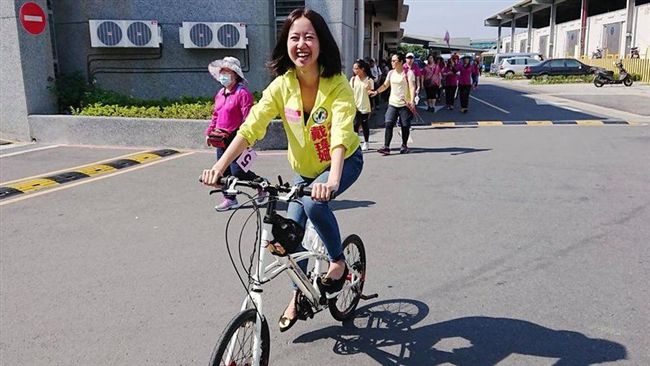 「韓導」脫口而出　戴瑋姍遭灌爆臉書