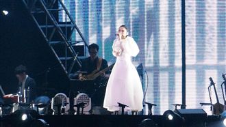 徐佳瑩今晚開唱　導演老公帶母親出席