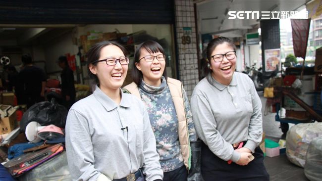笑有強大感染力！甜心女孩揪團送便當