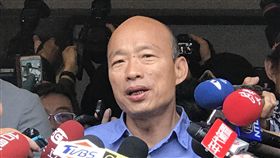 韓國瑜接受媒體聯訪高雄市長當選人韓國瑜（前）28日北上並接受媒體記者聯訪。他表示，希望他的團隊是非常勤勞、非常專業、非常熱情的。中央社記者吳翊寧攝  107年11月28日