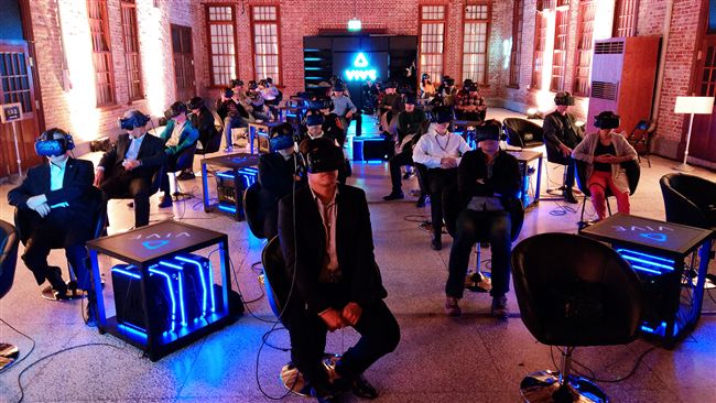 用HTC VIVE看VR金馬獎電影