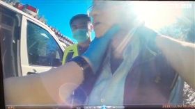 保全,快遞,鐵條,三芝,翻攝畫面