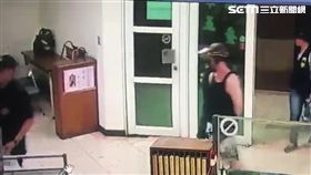 牛排刀,鄰居,頸動脈,台南,翻攝畫面