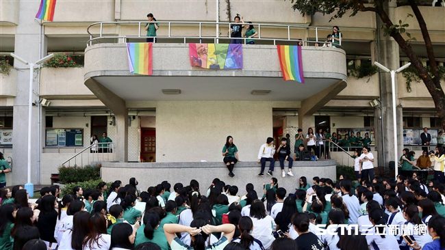 公投打擊挺同　中女中合唱送暖被讚爆