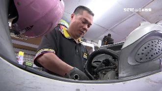 開機車坐墊收300　機車行：技術費
