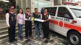 花蓮縣議員張正治與好友王明權，捐贈1輛價值294萬元的四輪傳動救護車，給花蓮縣消防局