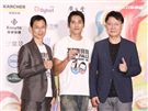 藍正龍與中廣趙少康董事長、唐氏症基金會林正俠董事長出席中廣「擁抱希望傳出愛」義賣活動關懷唐氏症寶寶。（記者林士傑/攝影）