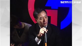 企業型男嚴凱泰　穿亞曼尼西裝成絕響