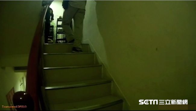 她大嗓門喊：0.74　6人慘被警抓