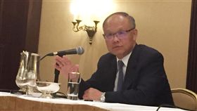 美鋼鋁關稅國家豁免　鄧振中：持續爭取中在美參加選擇美國投資高峰會的行政院政務委員鄧振中表示，這幾天有和美國官員會晤，對於美國政府對他國鋼鋁進口品課徵關稅，爭取國家豁免是目標，但美國仍有考量。中央社記者江今葉華盛頓攝　107年6月23日