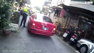 通緝犯撞警車遭連開3槍　畫面曝光！