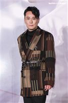 「情歌王子」張信哲回鄉舉辦《未來式》巡演攻蛋記者會，演藝圈大咖力挺支持讓張信哲又驚又喜。（記者林士傑/攝影）