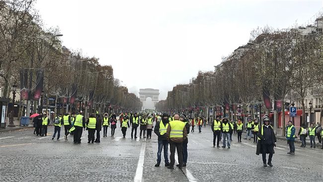 避免民怨擴大　法政府讓步緩漲燃油稅