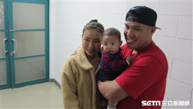 ▲張進德一家三口合影。（圖／記者蕭保祥攝影）