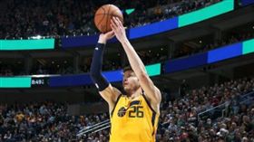 柯佛主場首秀獻神射　助爵士締造隊史
NBA,猶他爵士,Kyle Korver
翻攝自推特