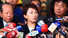 訪中華奧會  盧秀燕重申不放棄東亞青運國民黨台中市長當選人盧秀燕（前中）4日受訪表示，3日拜會中華奧會，了解東亞青運復辦的可行性，雖然復辦困難重重，但各種機會都不會放棄。中央社記者蘇木春攝　107年12月4日