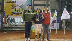 周思齊今天擔任重光盃的球評，出席閉幕式勉勵小選手一起努力。（圖／台灣球芽棒球發展協會）