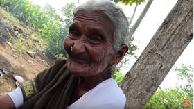 馬斯坦娜瑪生前照。（圖／擷取自Country Foods YouTube頻道）