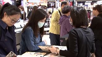 大打暖冬優惠　百貨搶賺最後波週慶財