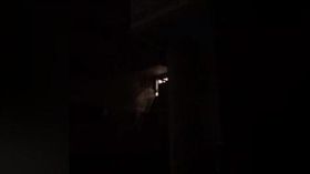 網友在一片靜謐的黑夜中被「啪啪」聲吵醒，網友聽了全樓歪。（圖／翻攝爆怨公社）