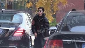 女星奢豪不怕中國盯　出入賓士代步