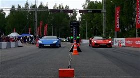 Lamborghini Aventador Roadster VS Huracan Spyder(圖/翻攝網路)