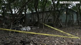 新北市樹林區大安路1家烤漆廠後方發現1顆人類頭骨，警方獲報趕抵現場採證又發現身體及四肢等骸骨（翻攝畫面）