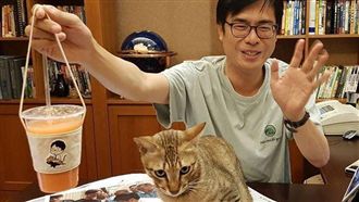 陳其邁請喝咖啡太夯！線上報名已近萬