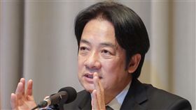 賴清德：時間一到就會堅定離開行政院長賴清德7日上午在行政院召開記者會表示，選後他堅定留任穩定政局，希望預算和法案能持續順利推動，現在他要報告，時間一到，他也會堅定離開，負起政治責任。中央社記者裴禛攝　107年12月7日