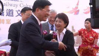 龍燕選後首度同台　兩人悄悄話曝光