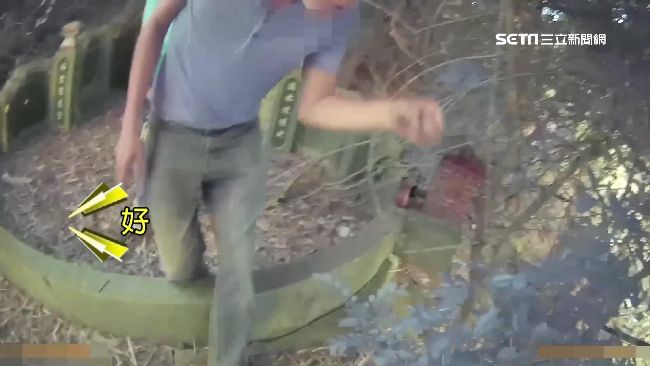 警攻破賭場！賭客逃竄踩墓碑上躲避