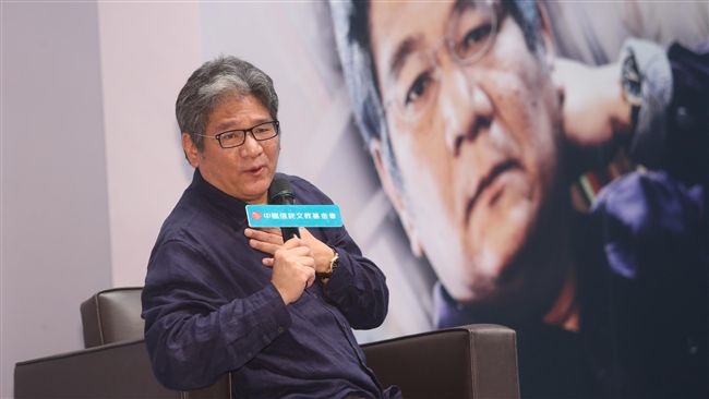 遭貼政治標籤　紙風車捐款表演減少