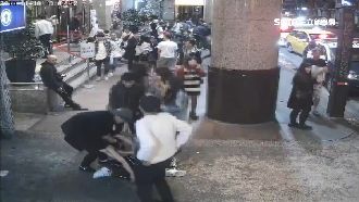 爛醉女被撿出KTV　內衣外露被看光