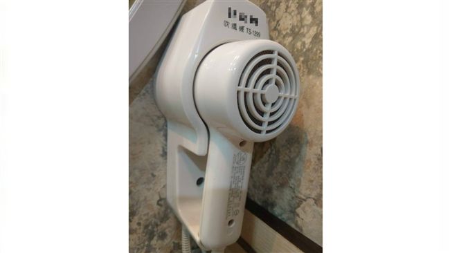 旅館吹風機超難用？　網：永遠吹不乾