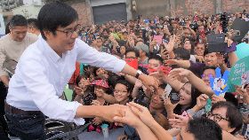 陳其邁高雄咖啡會　近萬邁粉捧場（2）