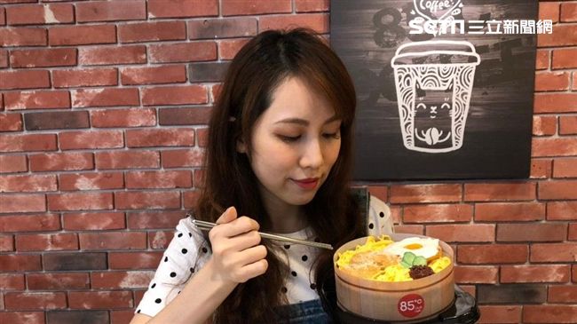 85˚C賣便當　一個竟要380元？