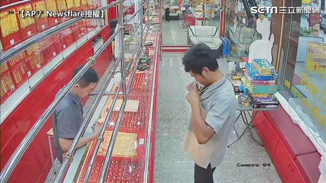 笨賊掛金項鍊逃　老闆一招讓他乖乖還
