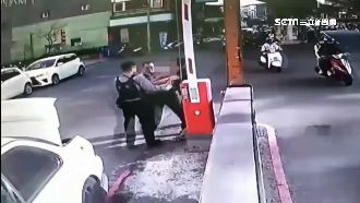 路邊違停買毒　心虛毒蟲遭取締竟打警