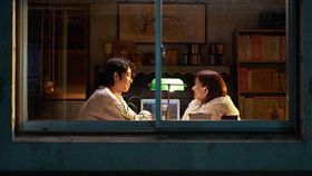 比悲傷更悲傷的故事　全台票房破3000萬電影「比悲傷更悲傷的故事」11月30日上映後，全台票房突破新台幣3000萬元。由劉以豪（左）及陳意涵（右）主演片中的「虐心情侶」，故事多重翻轉、出人意料，觸動不少觀眾淚腺。（傳影互動提供）中央社記者江佩凌傳真　107年12月3日